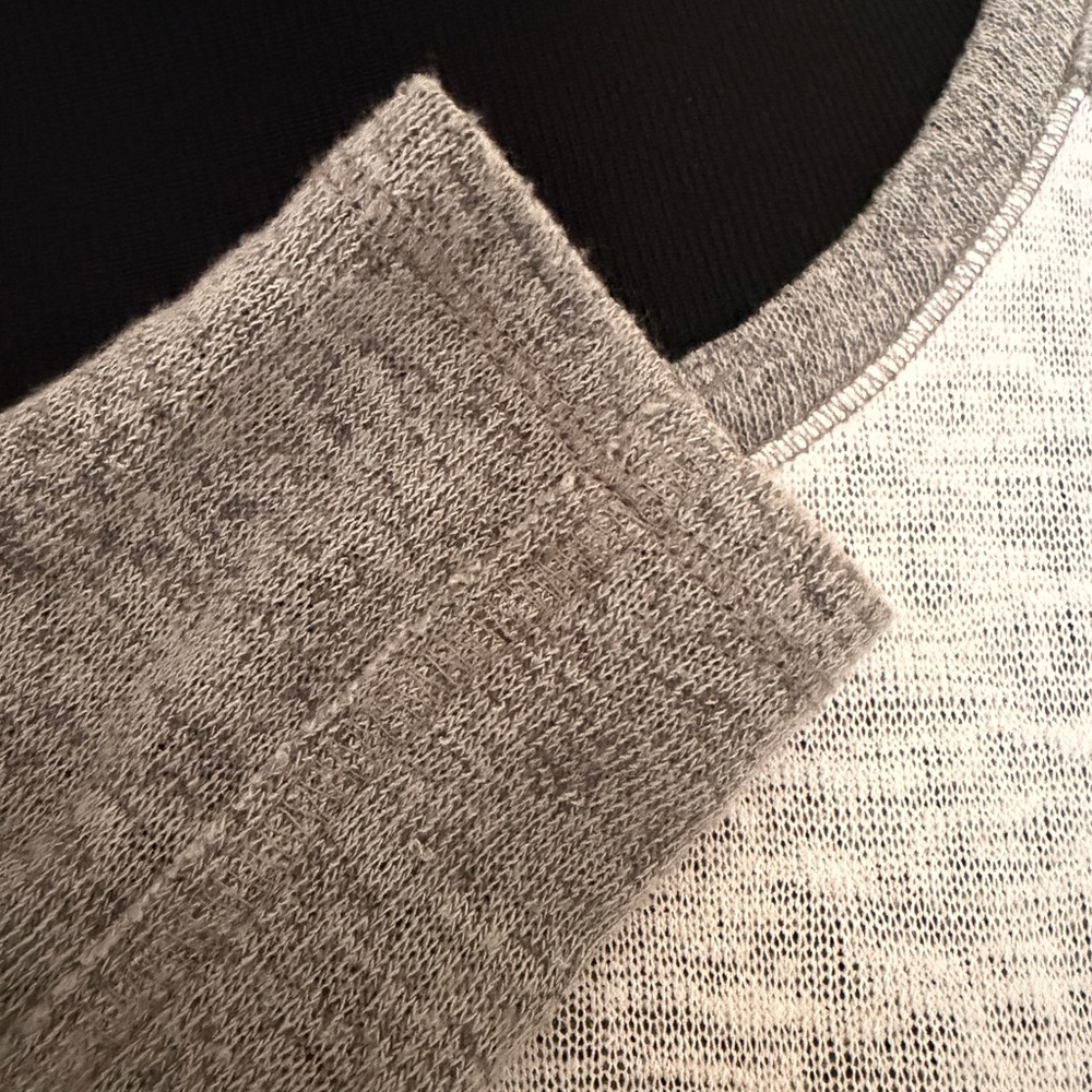 Hollister Cream and Brown Label - Picture 6 of 7